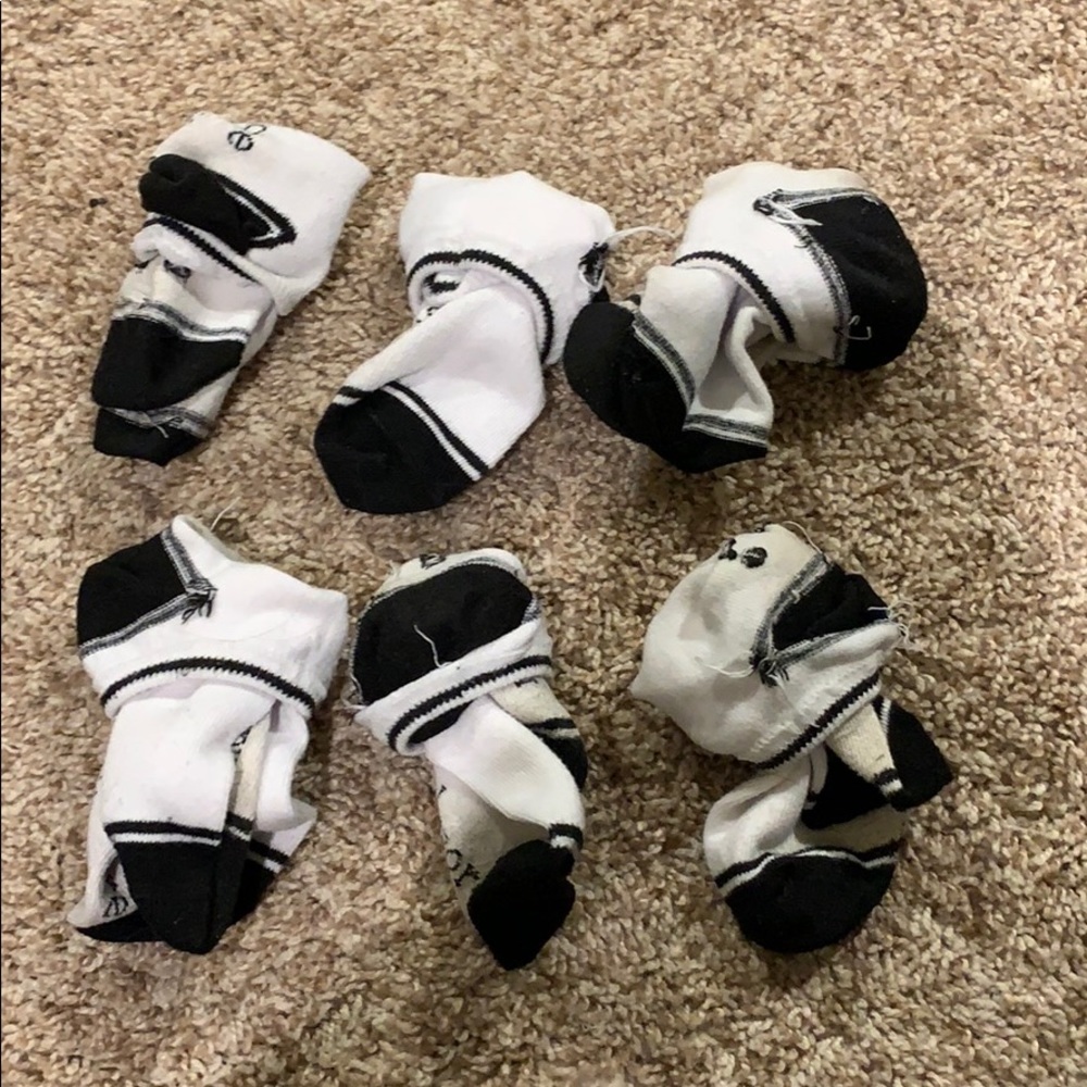 6 pairs of white socks